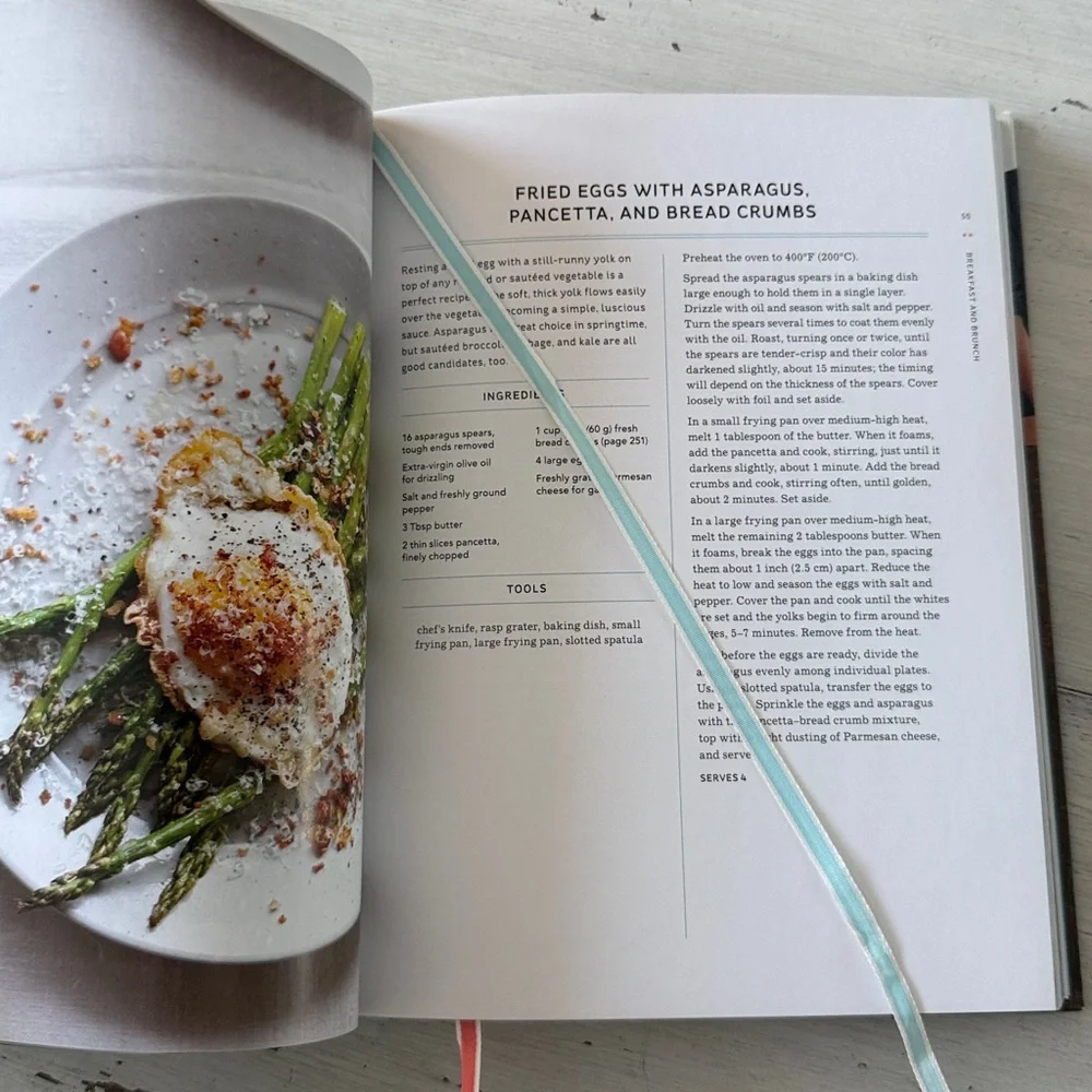 Williams Sonoma Two in the Kitchen - A Cookbook for Newlyweds - 2012